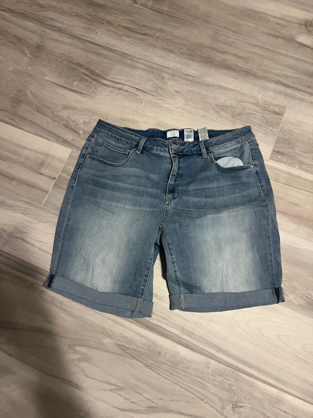 Time and Tru Mid-Wash Roll-Cuff Jean Shorts - Blue